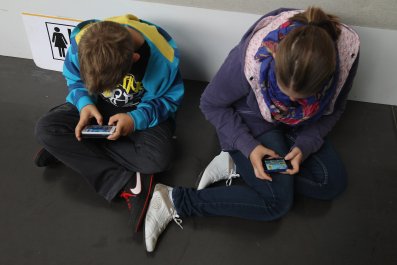 Momentum Grows for Total Ban on Phones in Schools