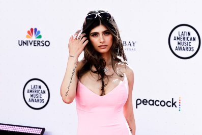 Mia Khalifa Inundated With Support As 'Hating Me' Message Takes Off Online