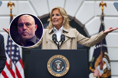 Joe Rogan Rips Into Jill Bidenâ'That Was Crazy'