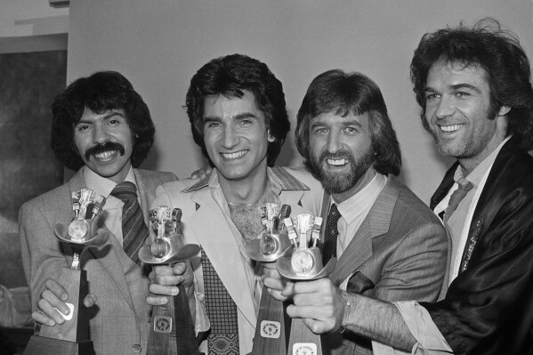 Joe Bonsall, celebrated tenor in the country and gospel group the Oak Ridge Boys, dies at 76