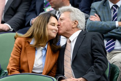 Dustin Hoffman, 86, Shares Rare PDA Moment With Wife Lisa, 69, at Wimbledon