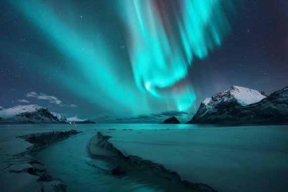 Auroras a 'Visual Warning' of the Damaging Power of Space ShocksâStudy