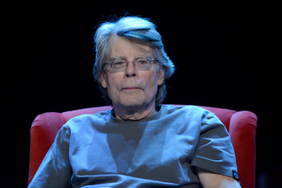 Stephen King Calls Out Fox News Hostâ'This Is Weird'