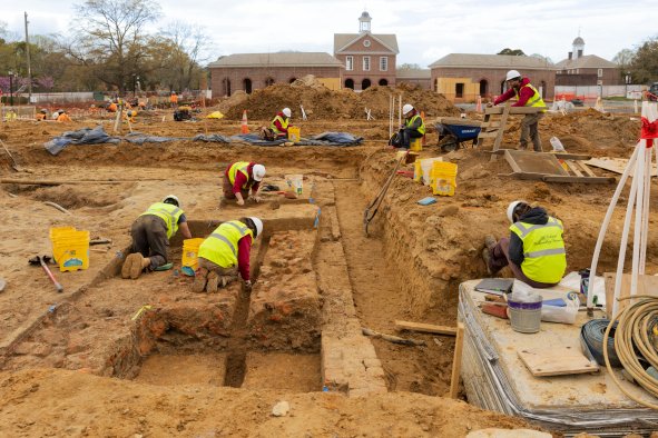 Remains of 'Affluent' 1600s Virginian Home FoundâComplete With Wig Curlers