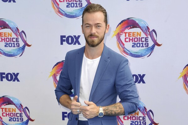 ‘Dancing With the Stars’ pro Artem Chigvintsev arrested on domestic violence charge in California