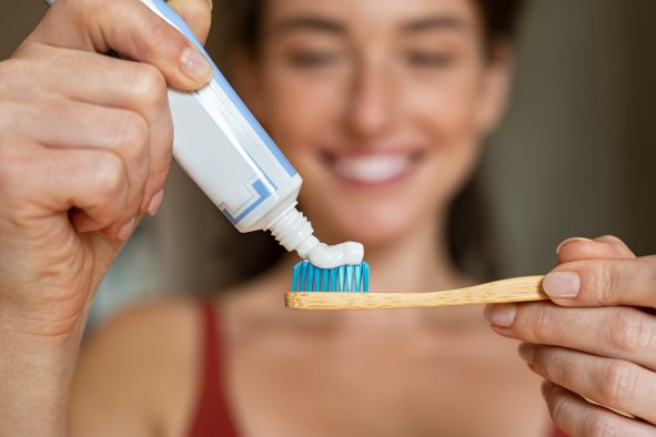 Dentist Reveals Toothpastes You Should AvoidâWhat She Uses Instead