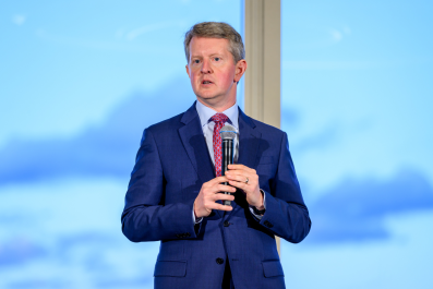 'Jeopardy!' Host Ken Jennings Makes Clue Errorâ'We Gotta Toss It'