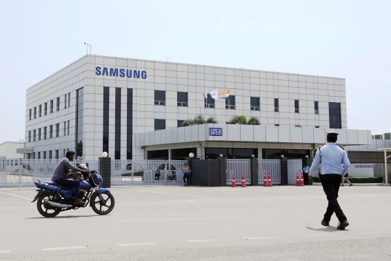 Strike by more than 1,000 Samsung workers enters a third week in India