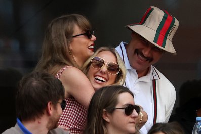 Taylor Swift, Brittany Mahomes Reunite at Chiefs Game Amid Trump Drama